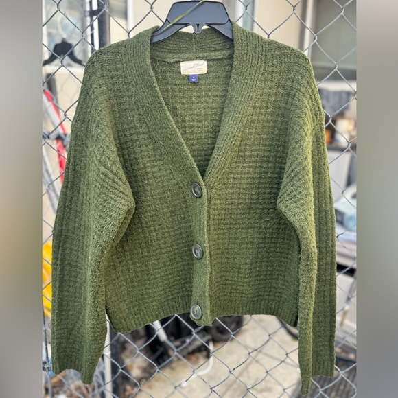 Universal Thread Sweaters - Universal Thread Olive Green V-Neck Button Cardigan